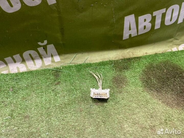 Разъём Toyota Rav4 ZCA26 1ZZ-FE 2001