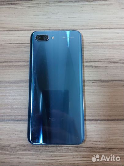 Телефон Honor 10