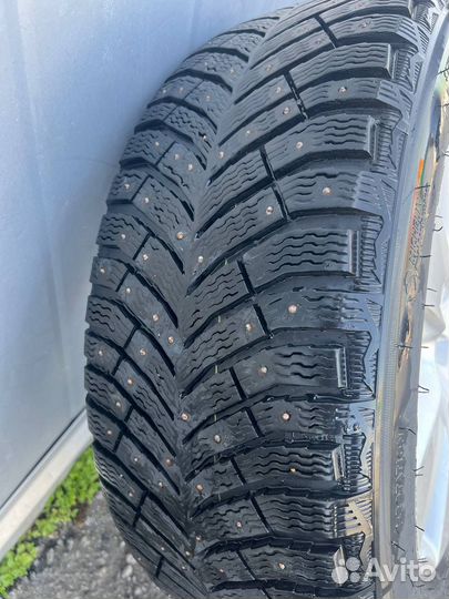 Michelin X-Ice North 4 SUV 235/55 R18 104T