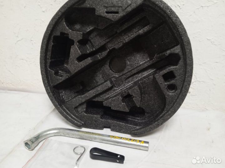 Ящик для инструментов Skoda Octavia (A5 1Z)