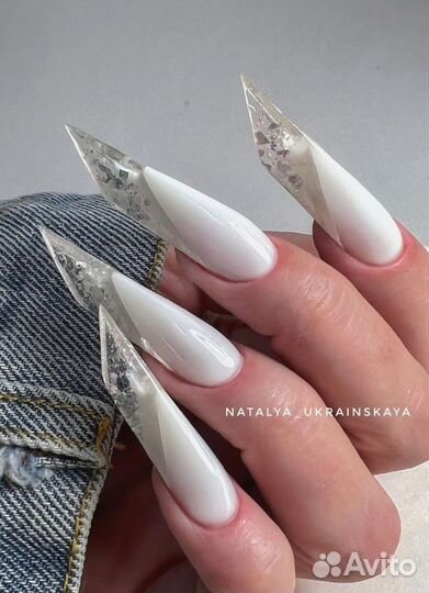 Модель на наращивание ногтей (маникюр)