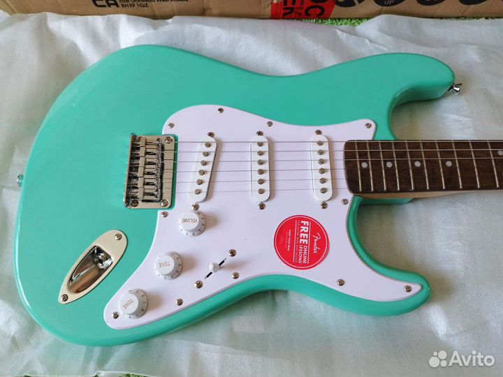 Fender Squier Bullet Stratocaster HT LRL SFM