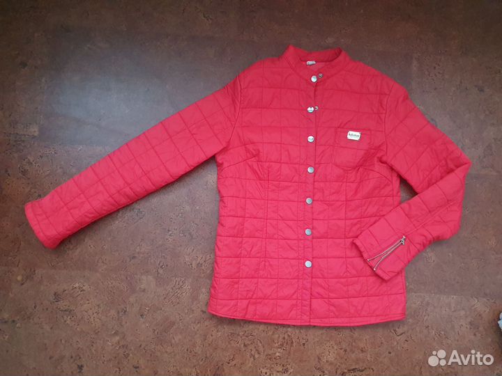 Куртка женская 46