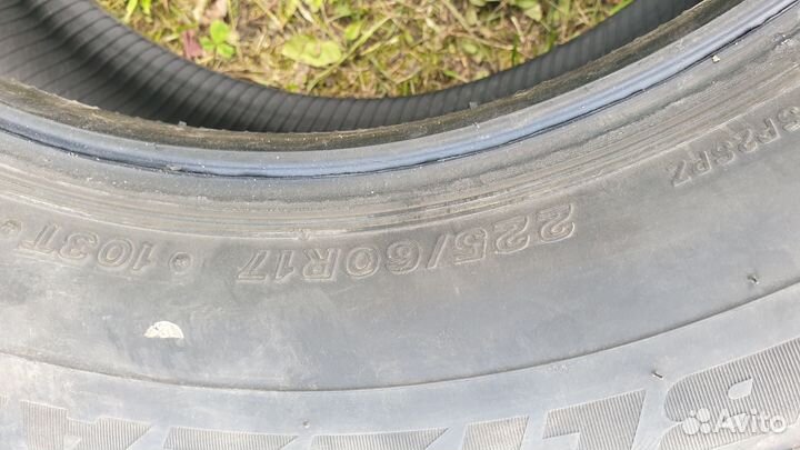 Bridgestone Blizzak Spike-02 SUV 225/60 R17