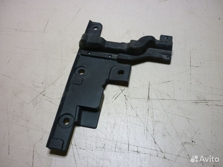 Накладка жабо правая 8403114XST01A