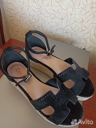 Босоножки новые