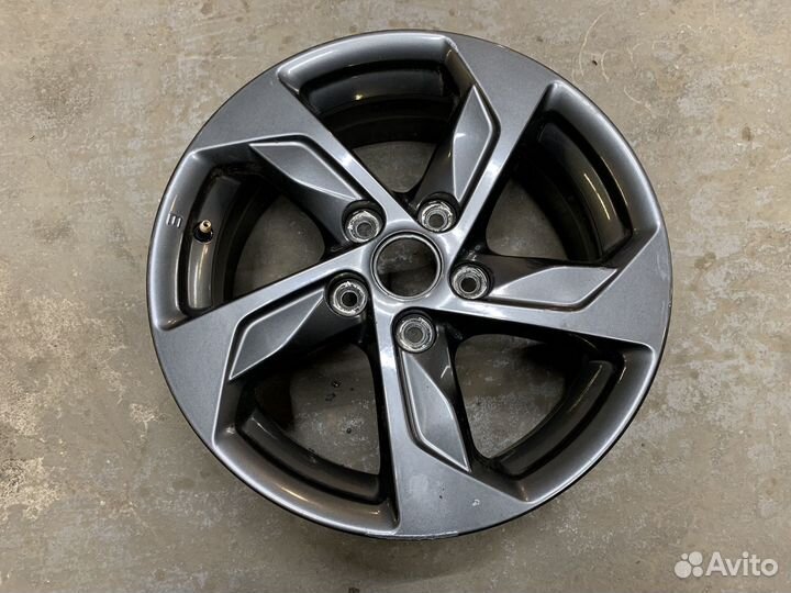 Одна штука диск оригинал R16 Kia K5