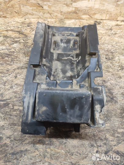 Zzr400-2 zzr400 93-07 нижний пластик хвоста корыто