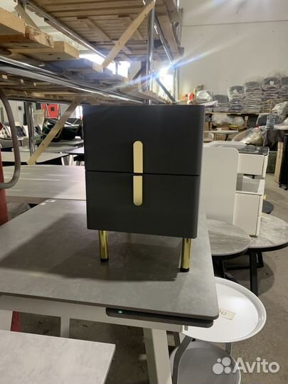 Тумба прикроватная