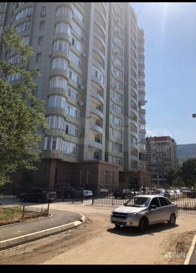 3-к. квартира, 130 м², 3/16 эт.