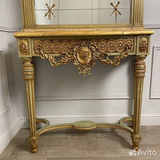 Антикварное зеркало с консолью начала XX века