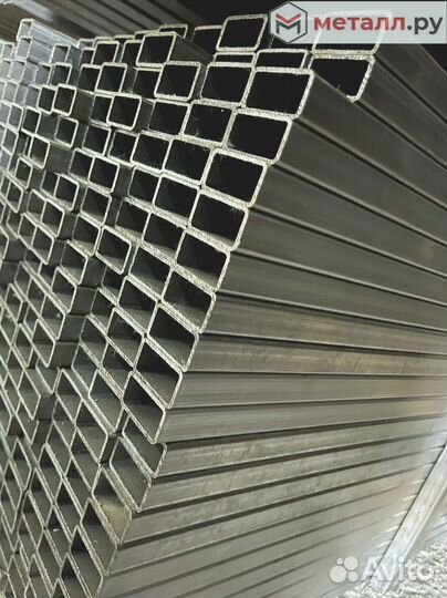 Профильная труба 40х20х2 мм