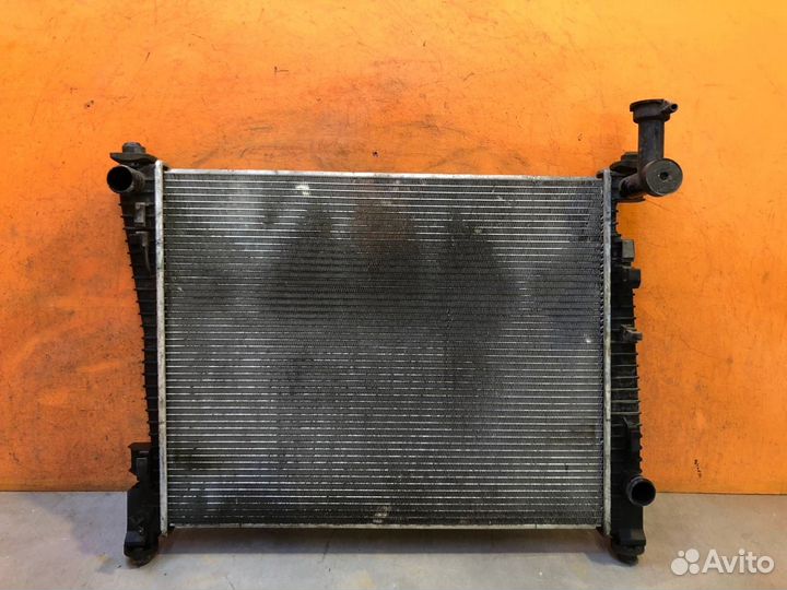 Радиатор двигателя (двс) Jeep Grand Cherokee WK2