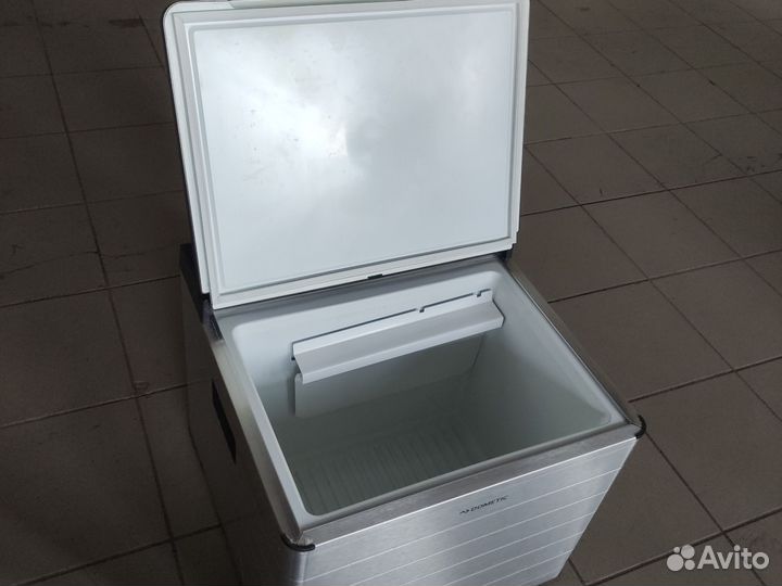 Автохолодильник Dometic Combicool ACX40G