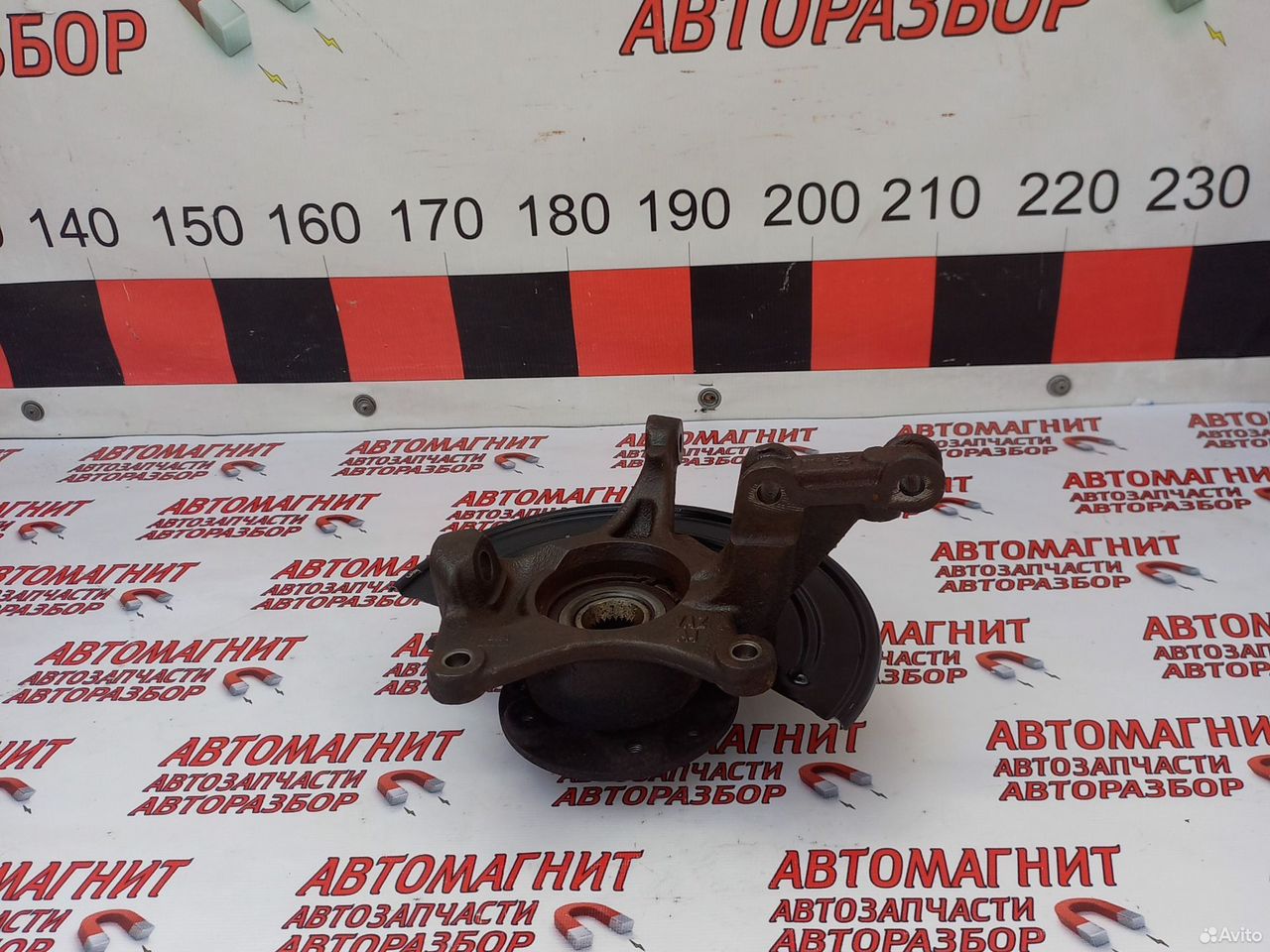 Кулак поворотный левый Рено Аркана