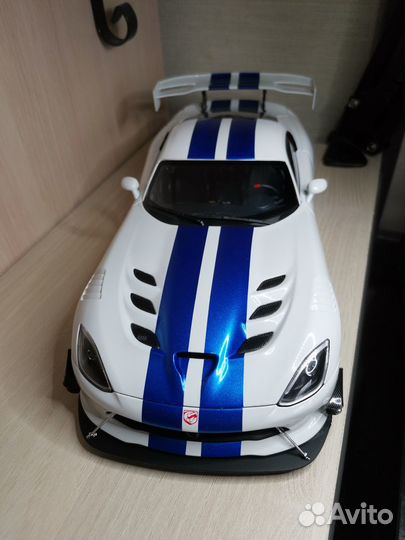 1/18 AutoArt Dodge Viper GTS-R Commemorative