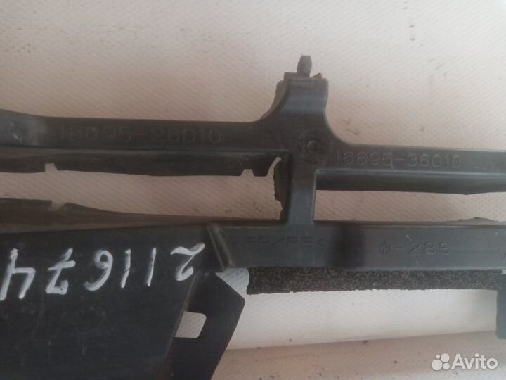 Дефлектор радиатора передний левый Toyota Rav4 4