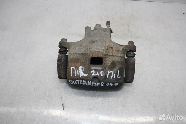 Суппорт передний левый mitsubishi outlander 2015