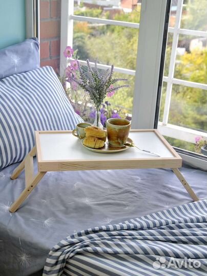 Столик-поднос для завтрака в постель