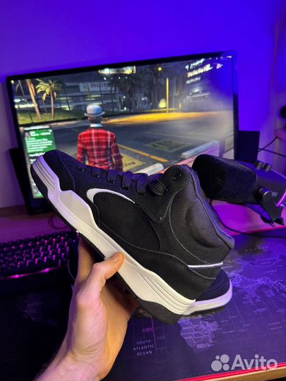 Кроссовки на зиму с мехом