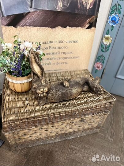 Садовая фигурка заяц