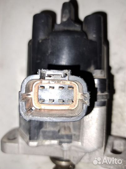 Трамблер Nissan SR20DE 22100WF010