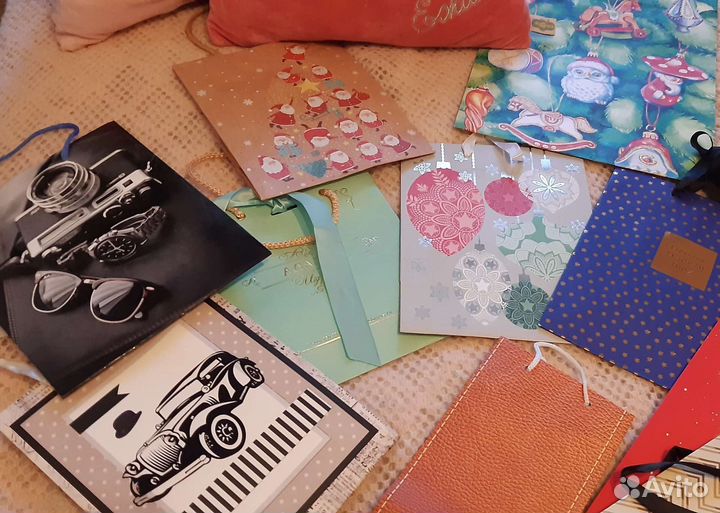 Подарочные пакеты, декоративные подушки