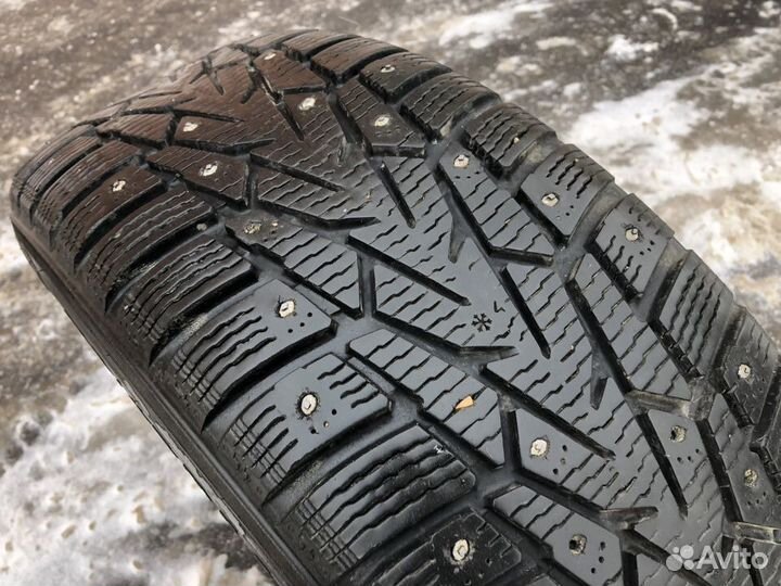 Nokian Tyres Hakkapeliitta 7 215/65 R16