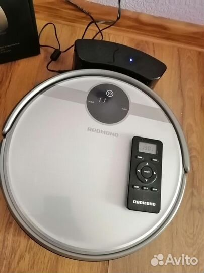 Робот пылесос redmond