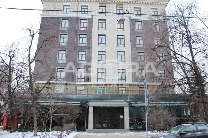 205.1 кв.м/Продажа торгового помещения в доме прем