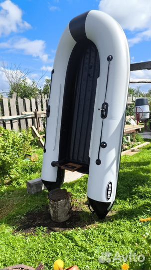 Продам лодку с мотором
