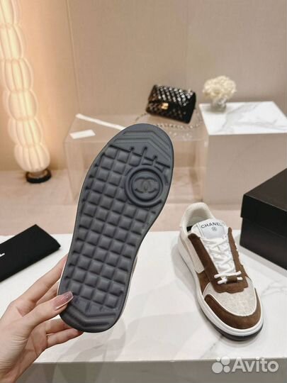 Женские кроссовки chanel