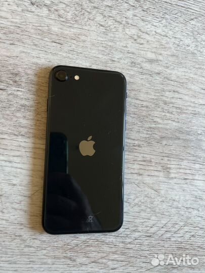 Телефон iPhone se 2020