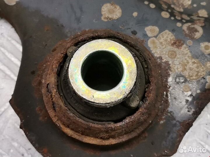 Рычаг передний левый для Renault Laguna 2