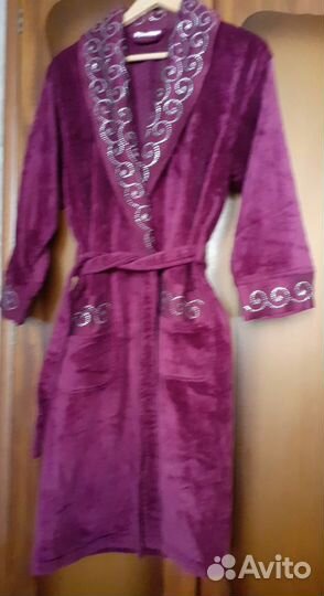 Махровые полотенца и халаты