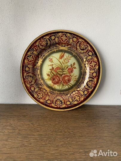 Декоративная тарелка декупаж под стеклом