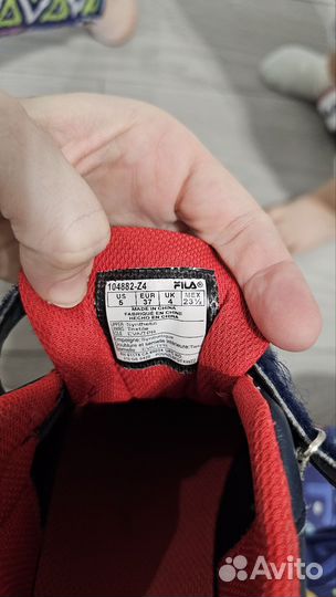 2 пары кроссовок