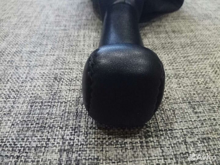 Ручка кпп,задний коврик,брызговик на приору