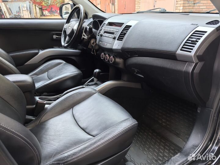 Mitsubishi Outlander 2.0 CVT, 2011, 168 500 км