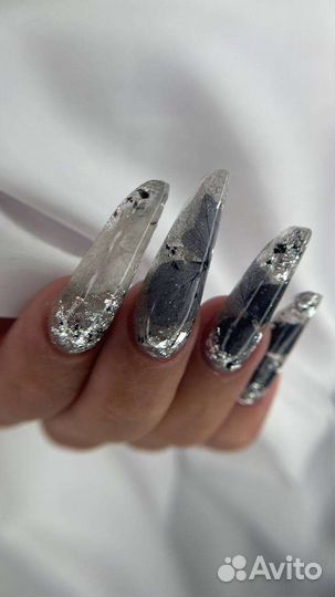 Модель на маникюр