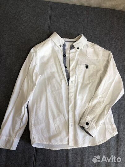 Стильная белая рубашка