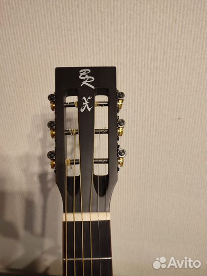 Акустическая гитара