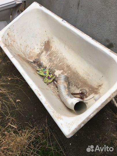 Ванна чугунная