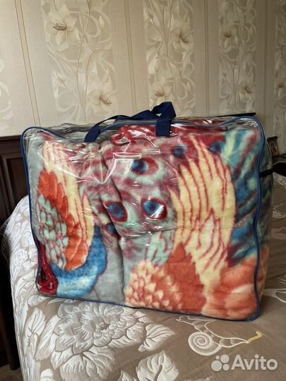 Пледы и покрывало