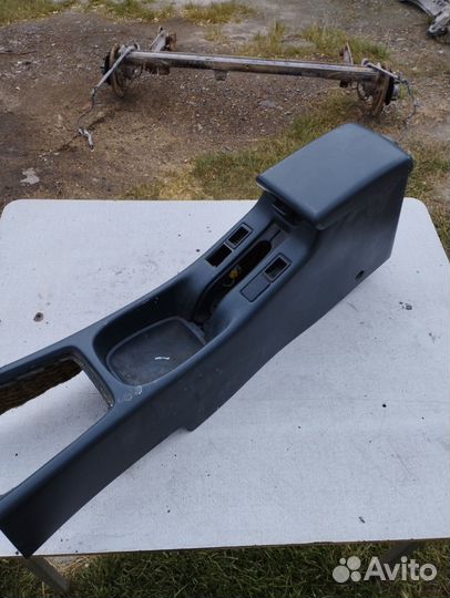 Подлокотник Nissаn Рrimеra Ниcсан Пpимeрa P11