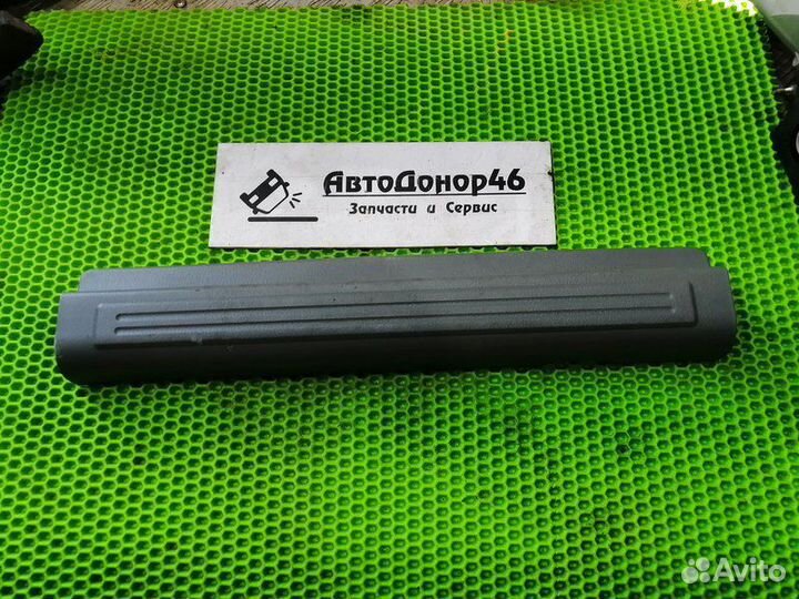 Накладка на порог правая передн. Chevrolet Lacetti