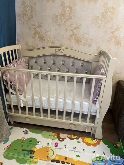 Детская кроватка