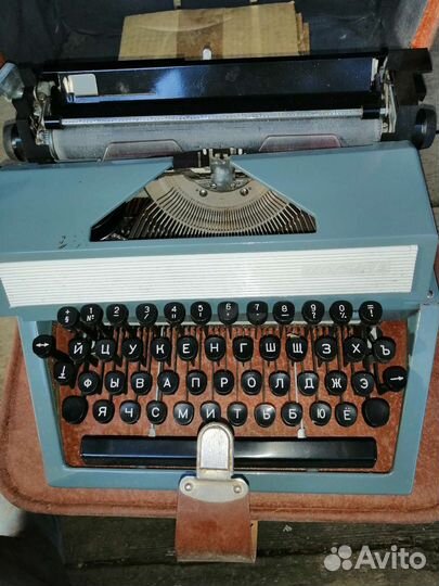 Пишущая печатная машинка москва