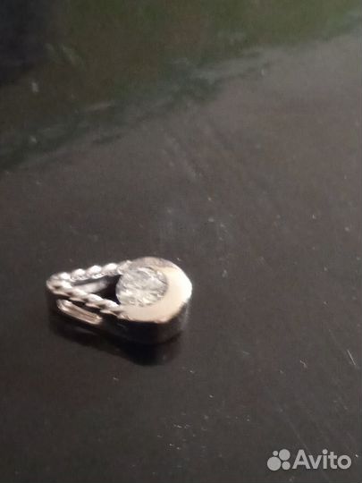 Кулон с бриллиантом