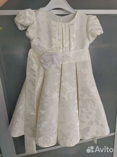 Нарядное платье 98